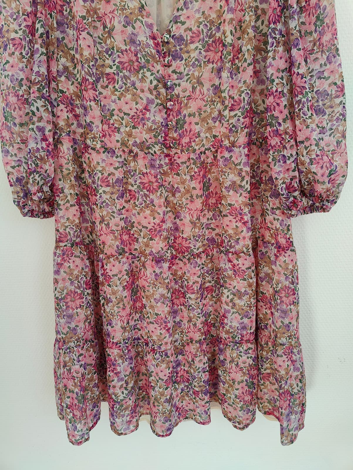 Robe courte fleurie à col V Mango – Taille M — photo 4