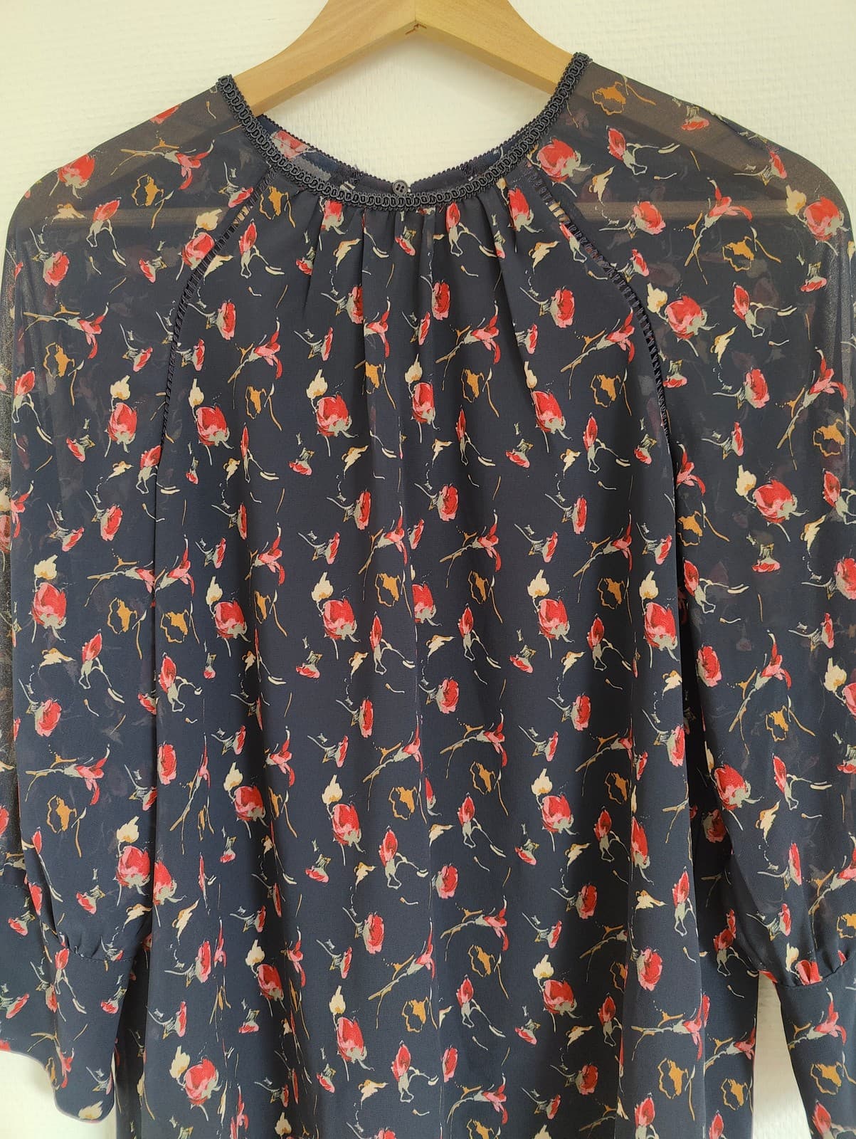 Blouse REISS bleu marine à imprimé floral – Taille M — photo 2