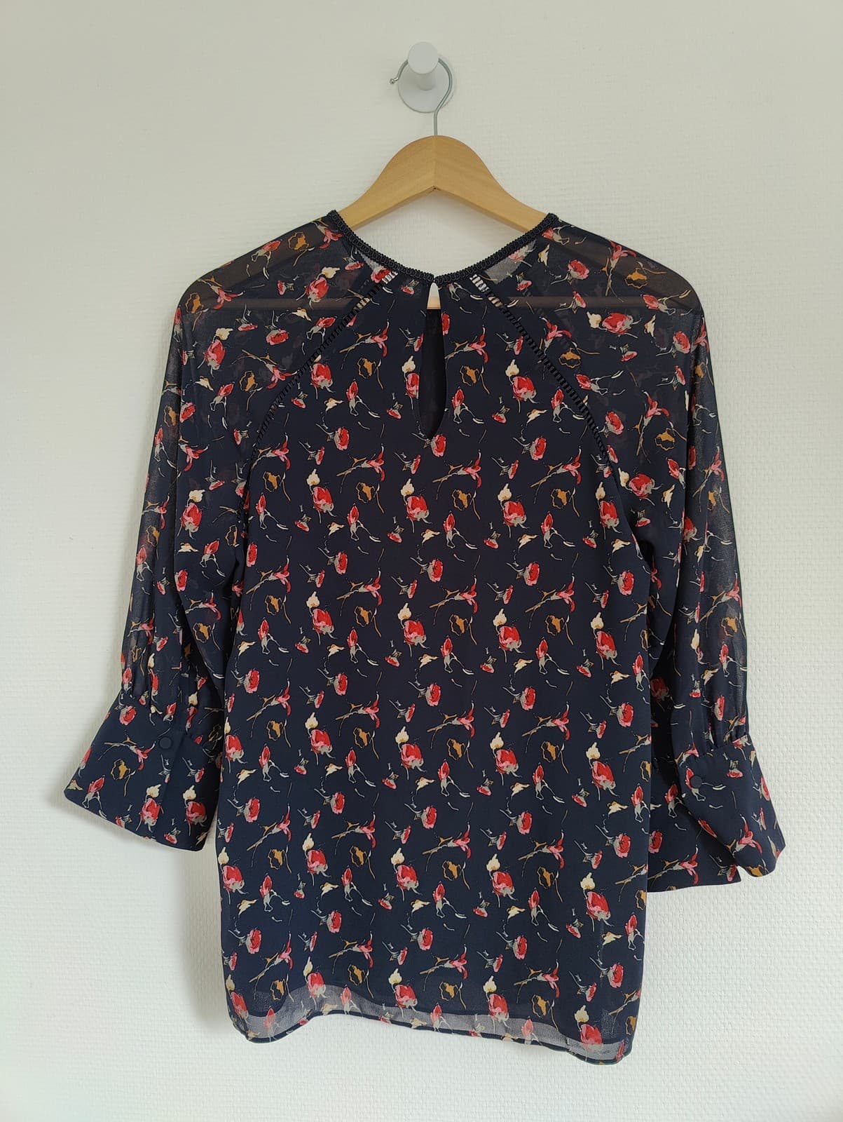 Blouse REISS bleu marine à imprimé floral – Taille M — photo 4