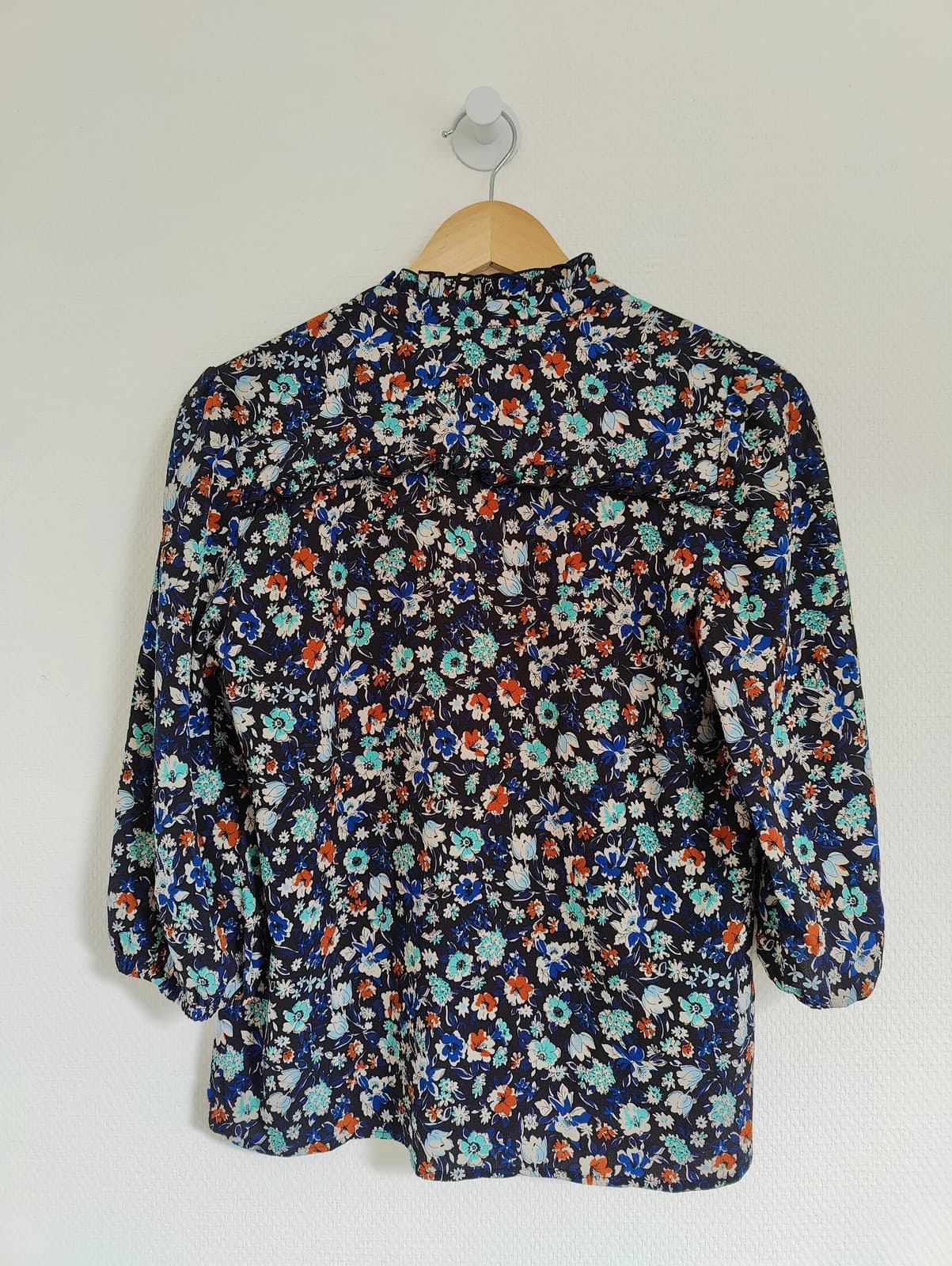 Blouse Zara fleurie bleu marine à col noué – Taille XS — photo 4