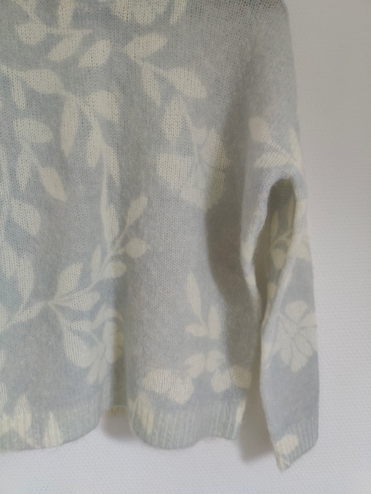 Pull Sézane bleu ciel à motif floral – Taille XS — photo 3