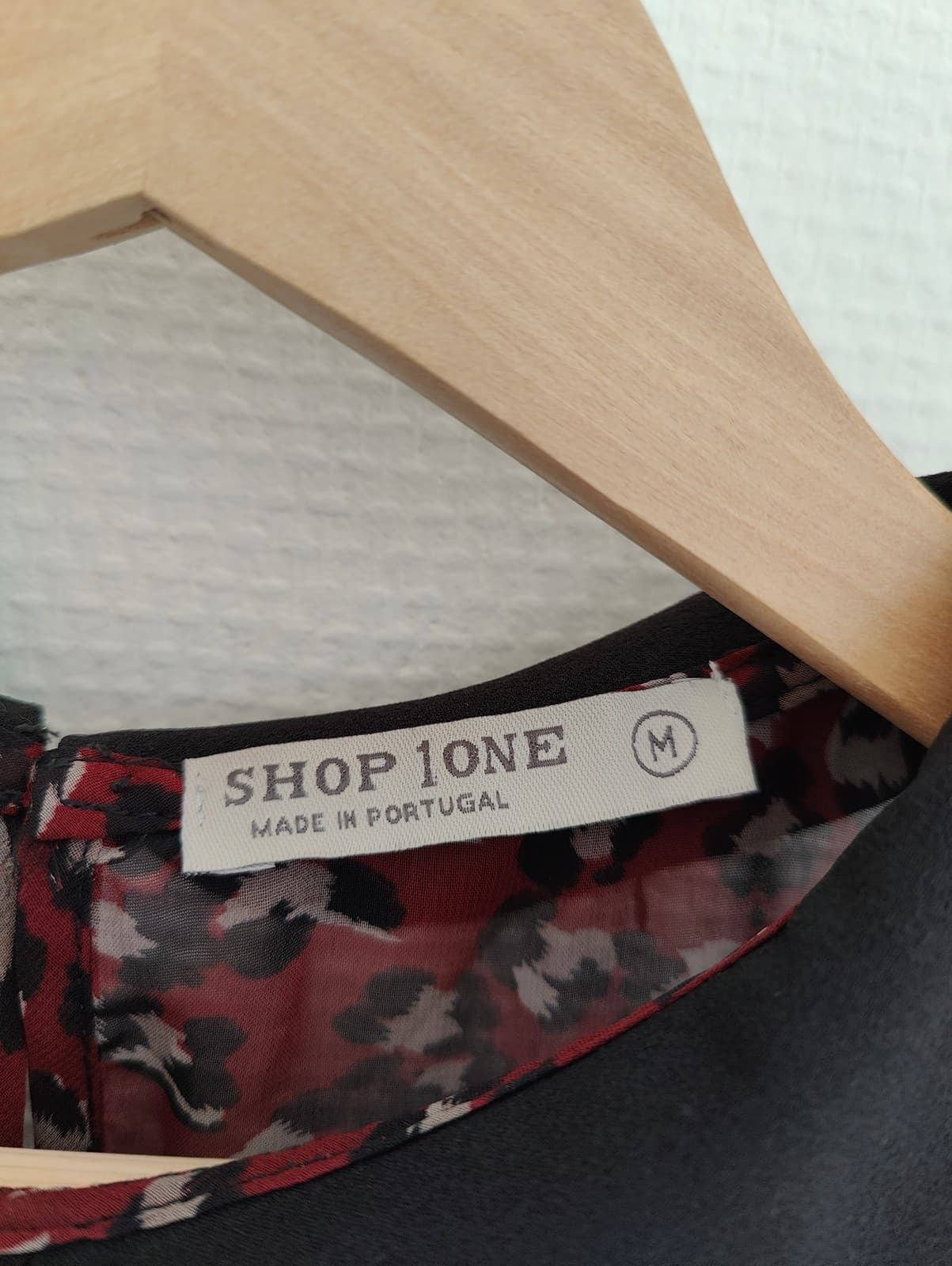 Blouse léopard bordeaux avec col Claudine noir – Taille M — photo 4