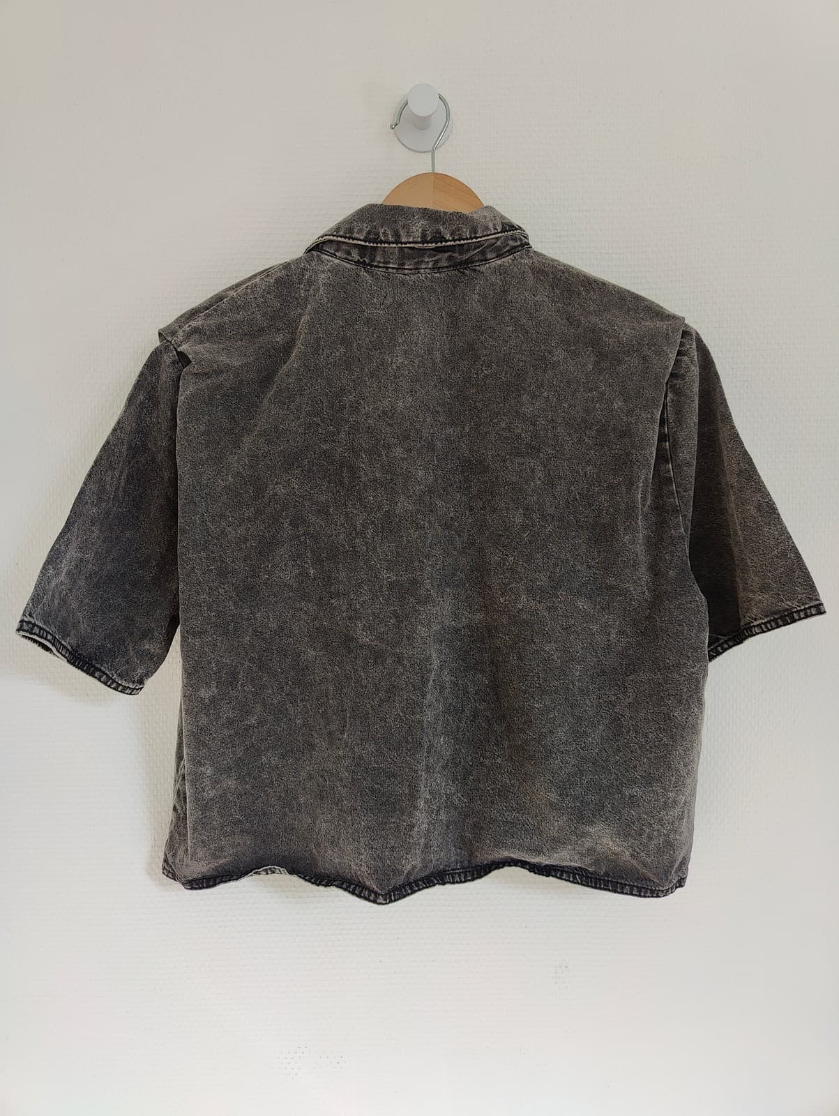 Chemise courte en jean délavé gris — Pull & Bear — photo 4