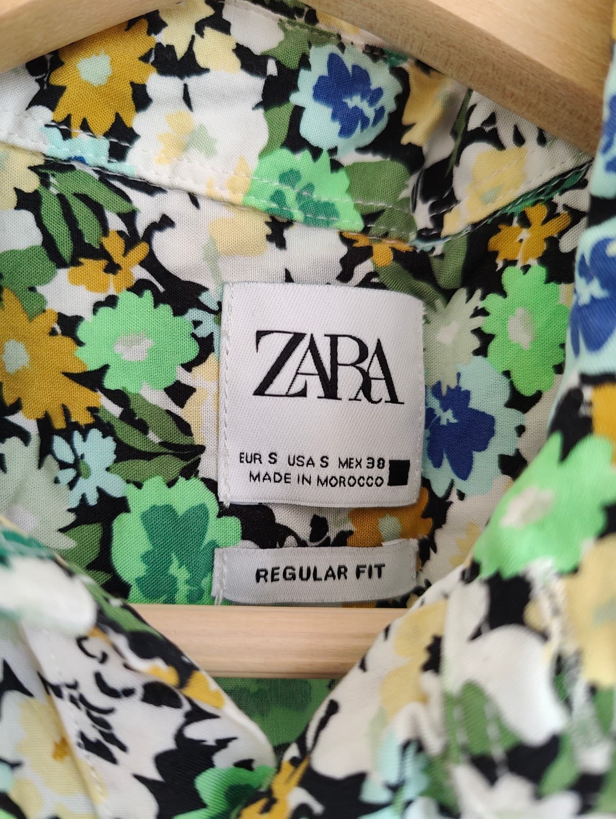 Chemise fleurie verte et bleue  Zara – Taille S — photo 4