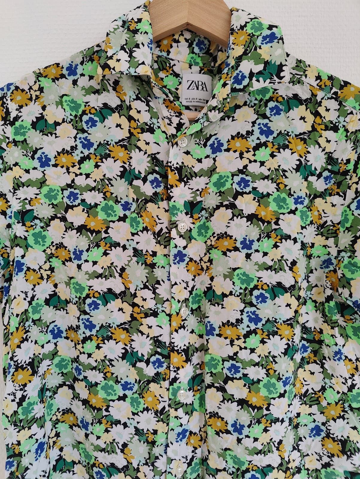 Chemise fleurie verte et bleue  Zara – Taille S — photo 2