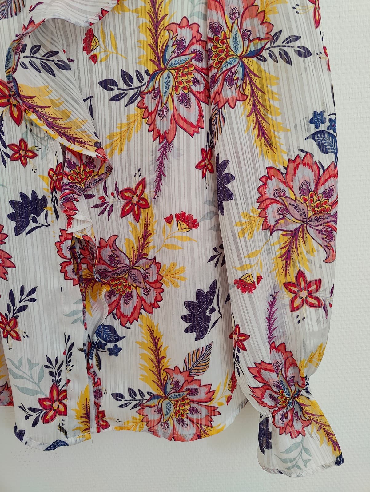 Chemise blanche à fleurs tropicales Cortefiel – Taille S — photo 3