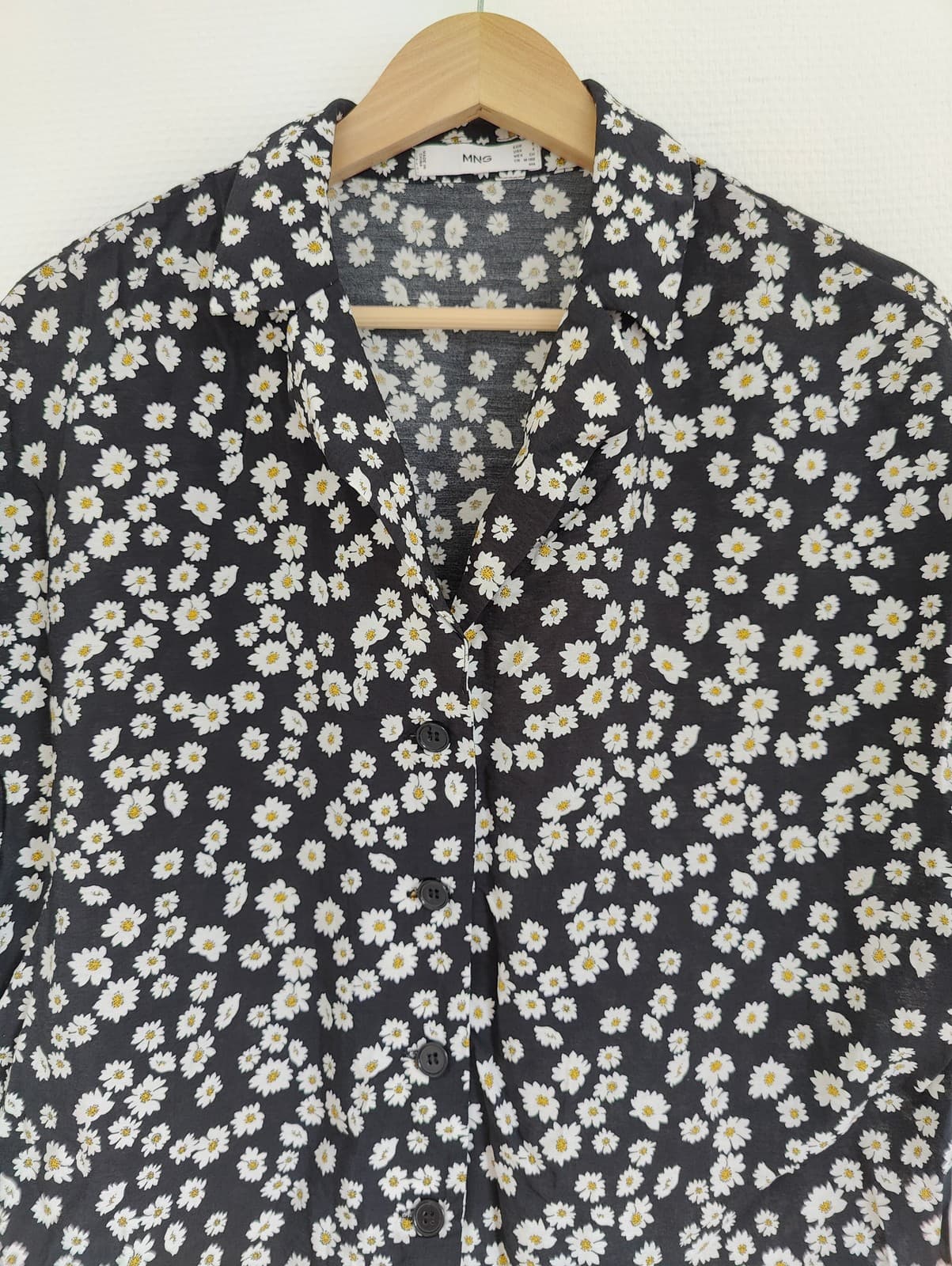 Chemisier Mango noir à imprimé marguerites – Taille S — photo 3