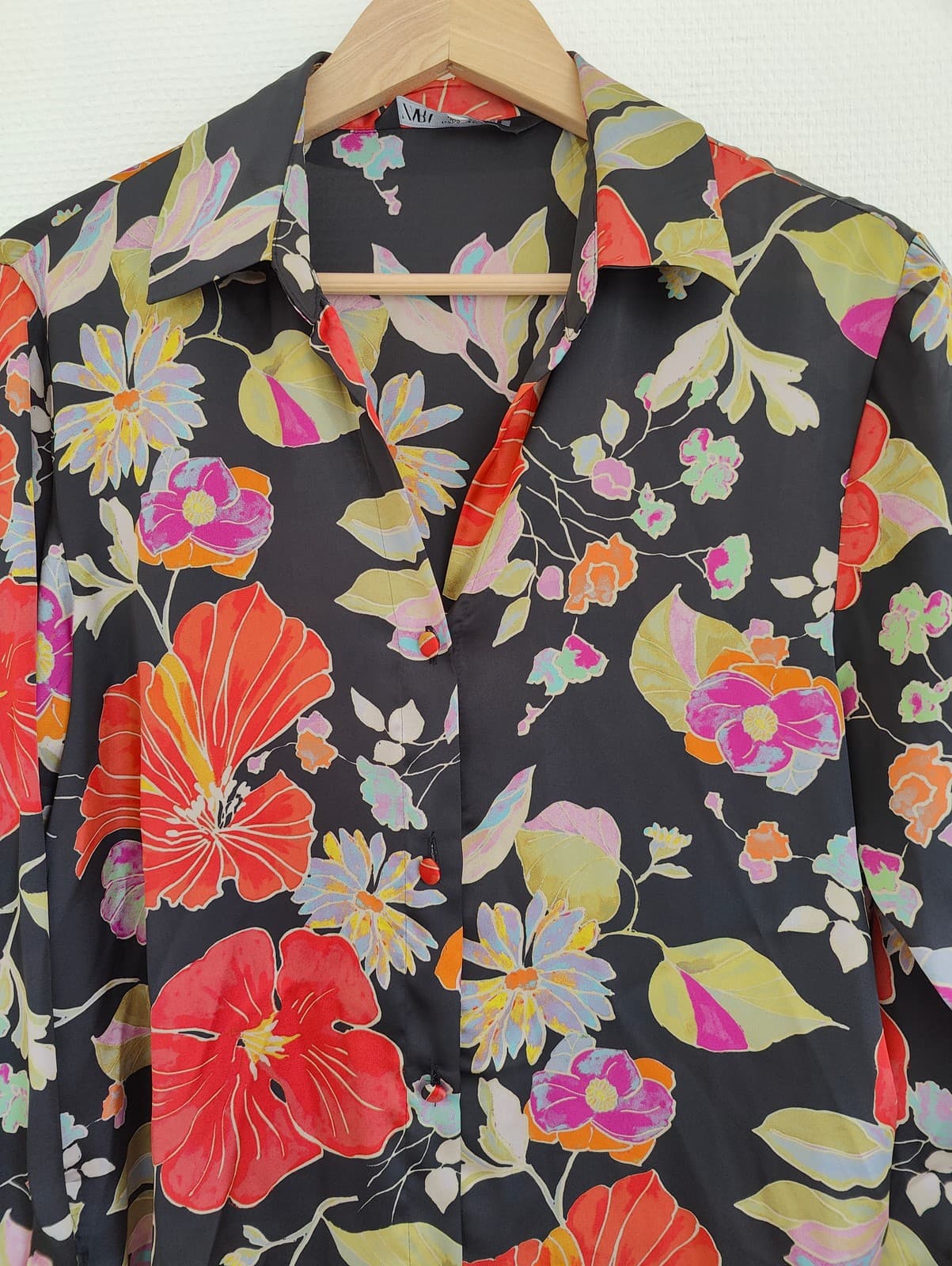 Chemise noire à fleurs multicolores Zara – Taille XS — photo 2
