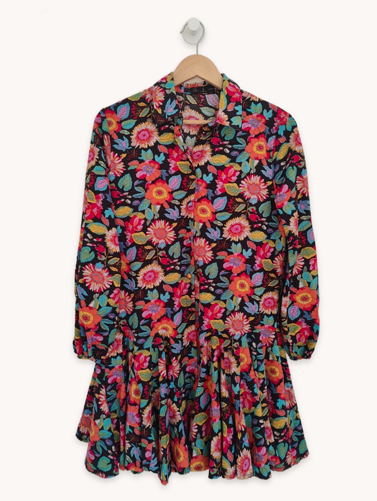 Robe fleurie multicolore sur fond noir Corte Real – Taille M — photo 1
