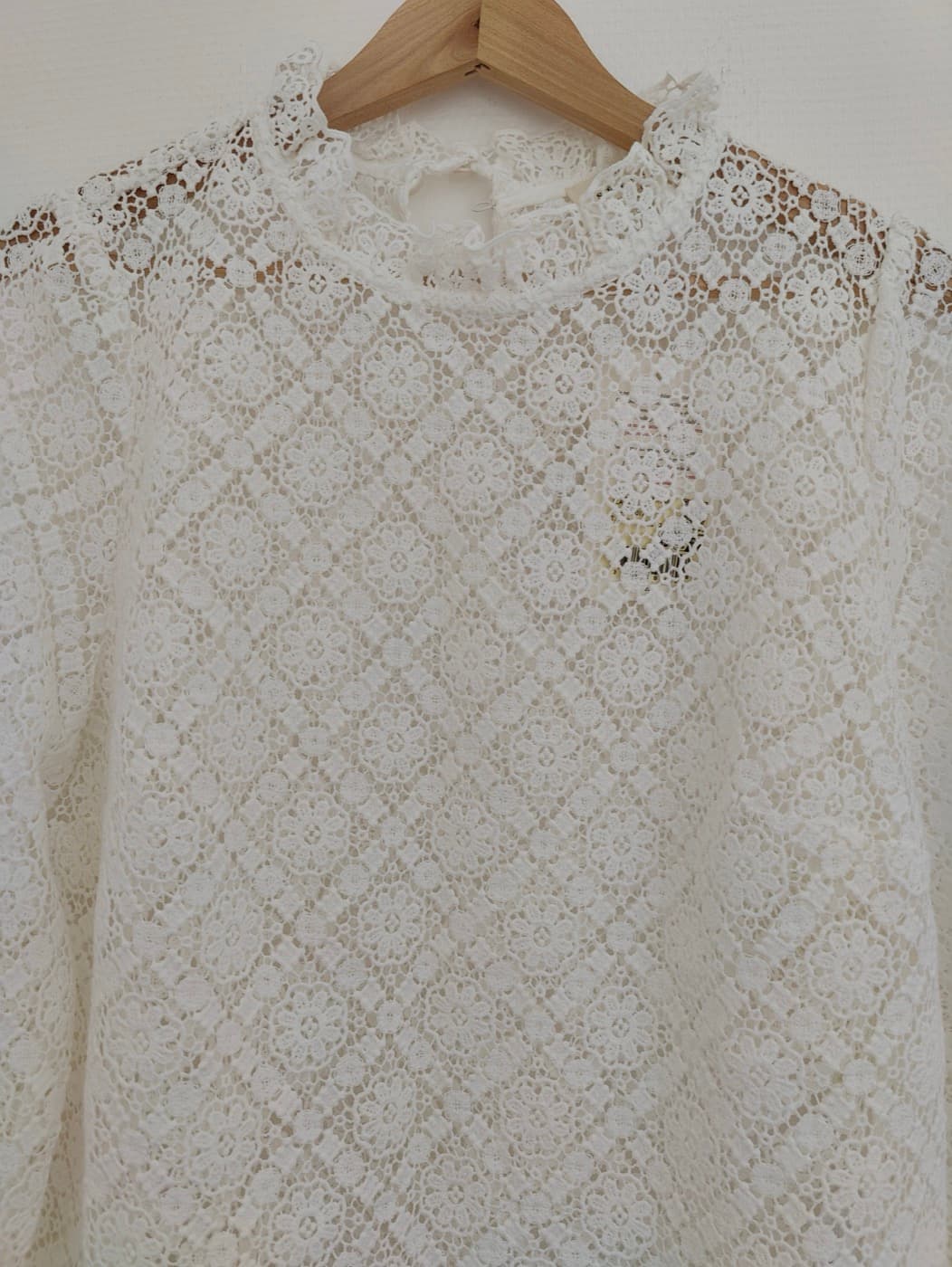 Blouse Sézane en dentelle florale ajourée – Taille 44 — photo 3