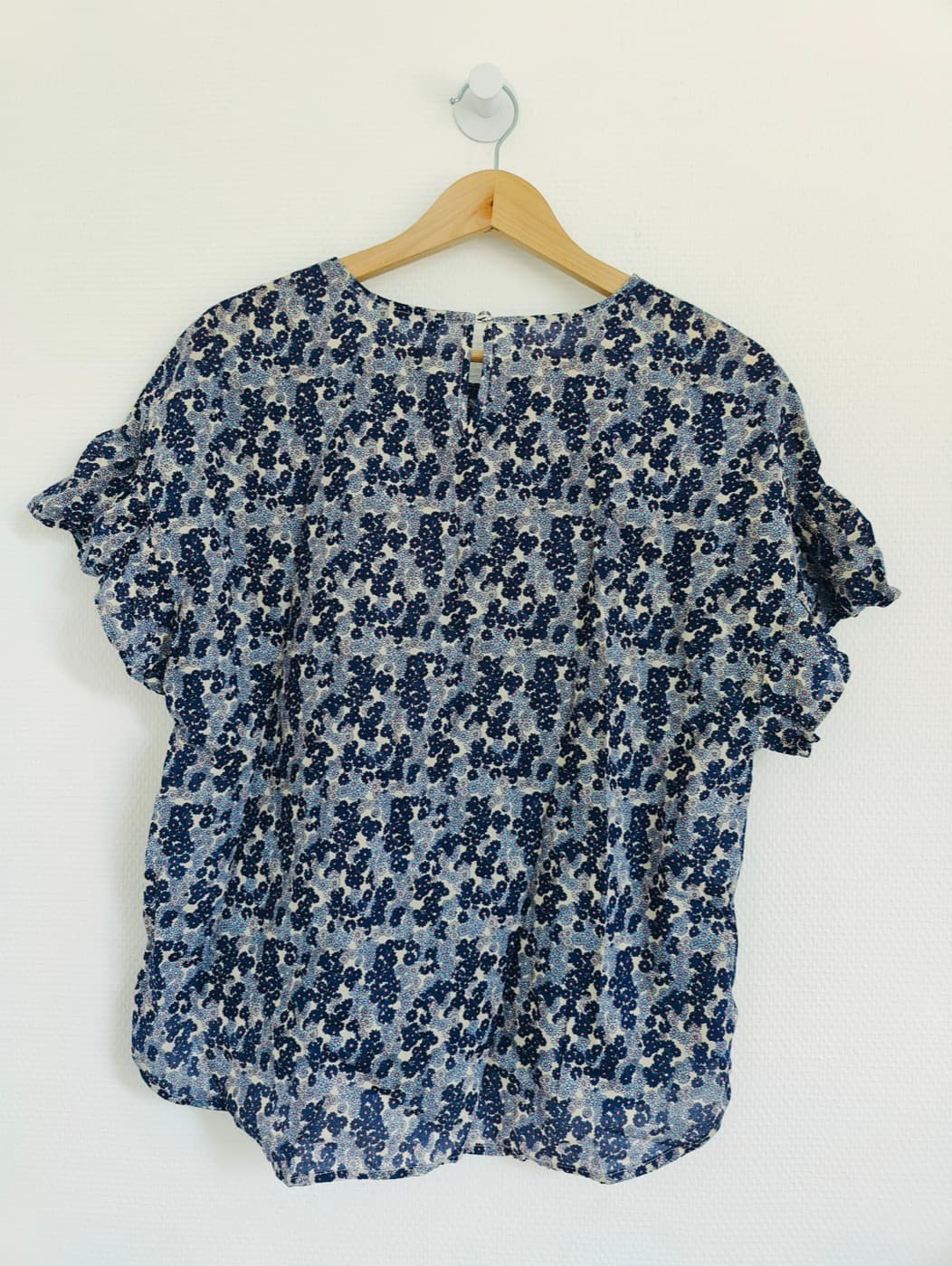 Top Benetton à imprimé marguerites bleues – Taille M — photo 4
