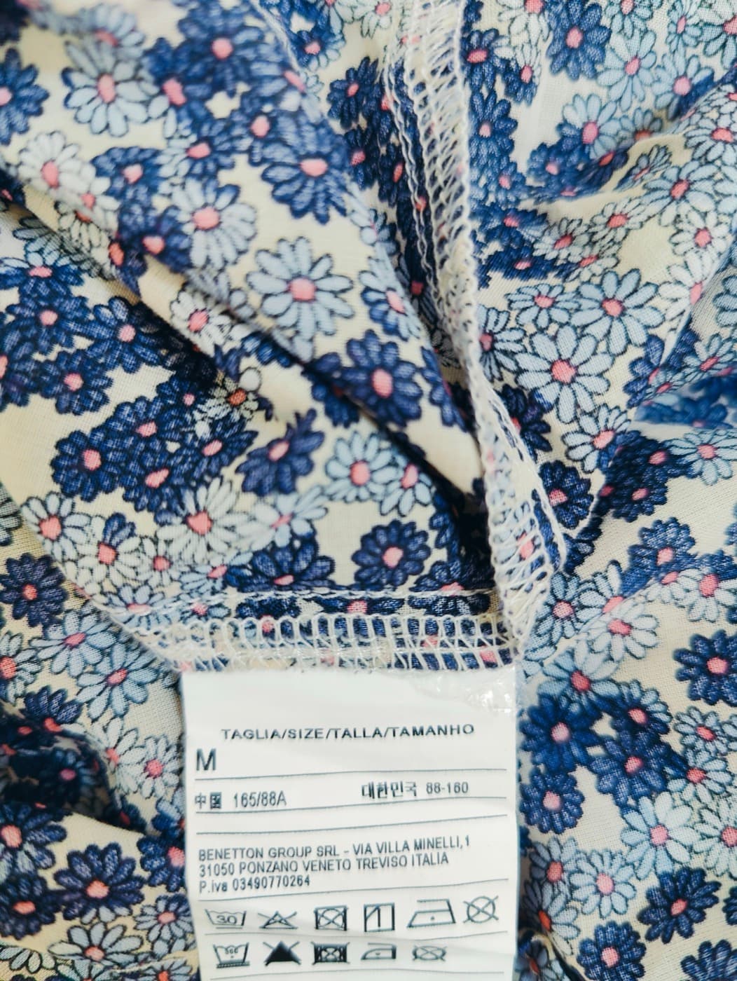 Top Benetton à imprimé marguerites bleues – Taille M — photo 5