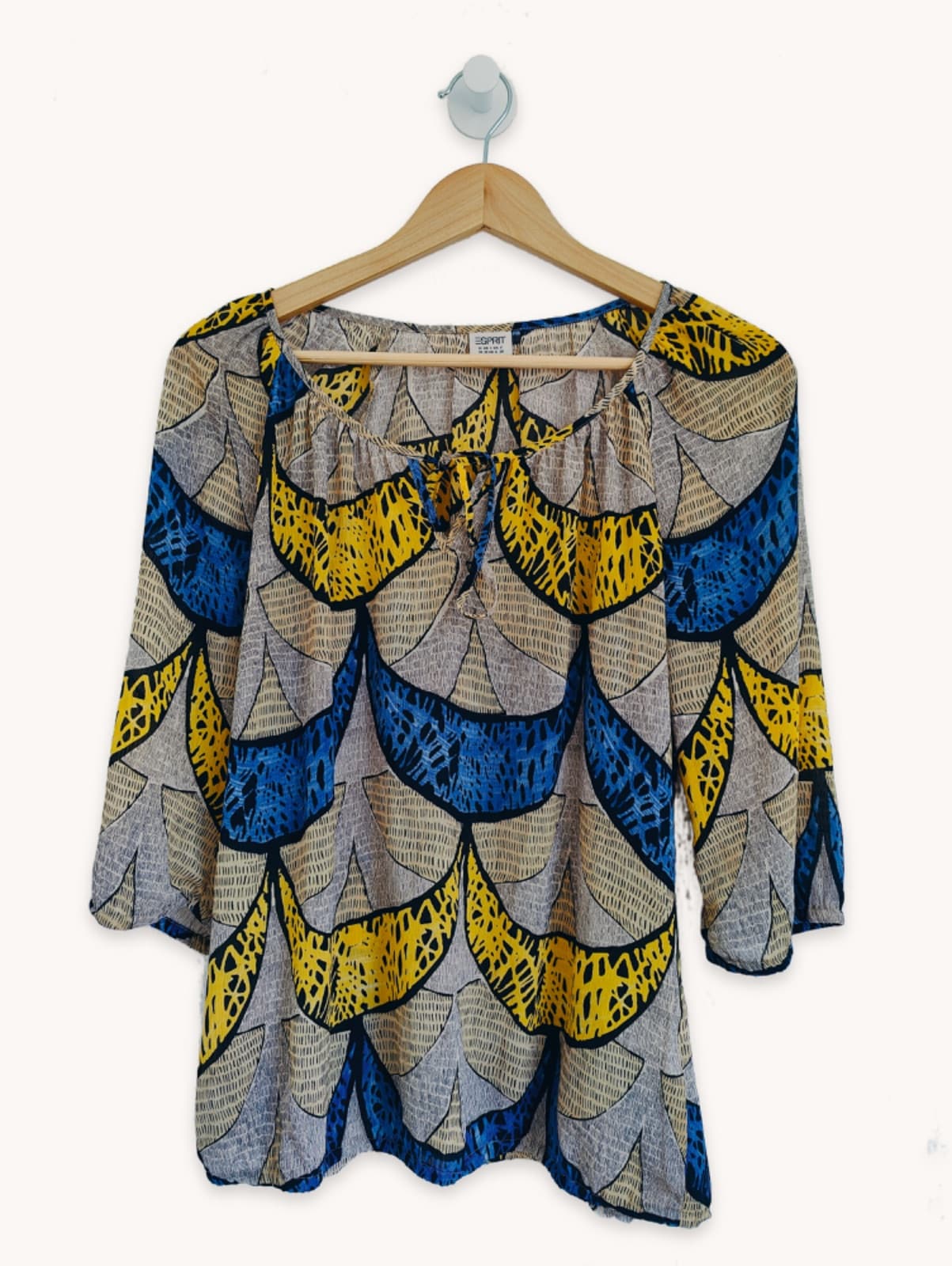 Top Esprit fluide à imprimé graphique – Taille 38