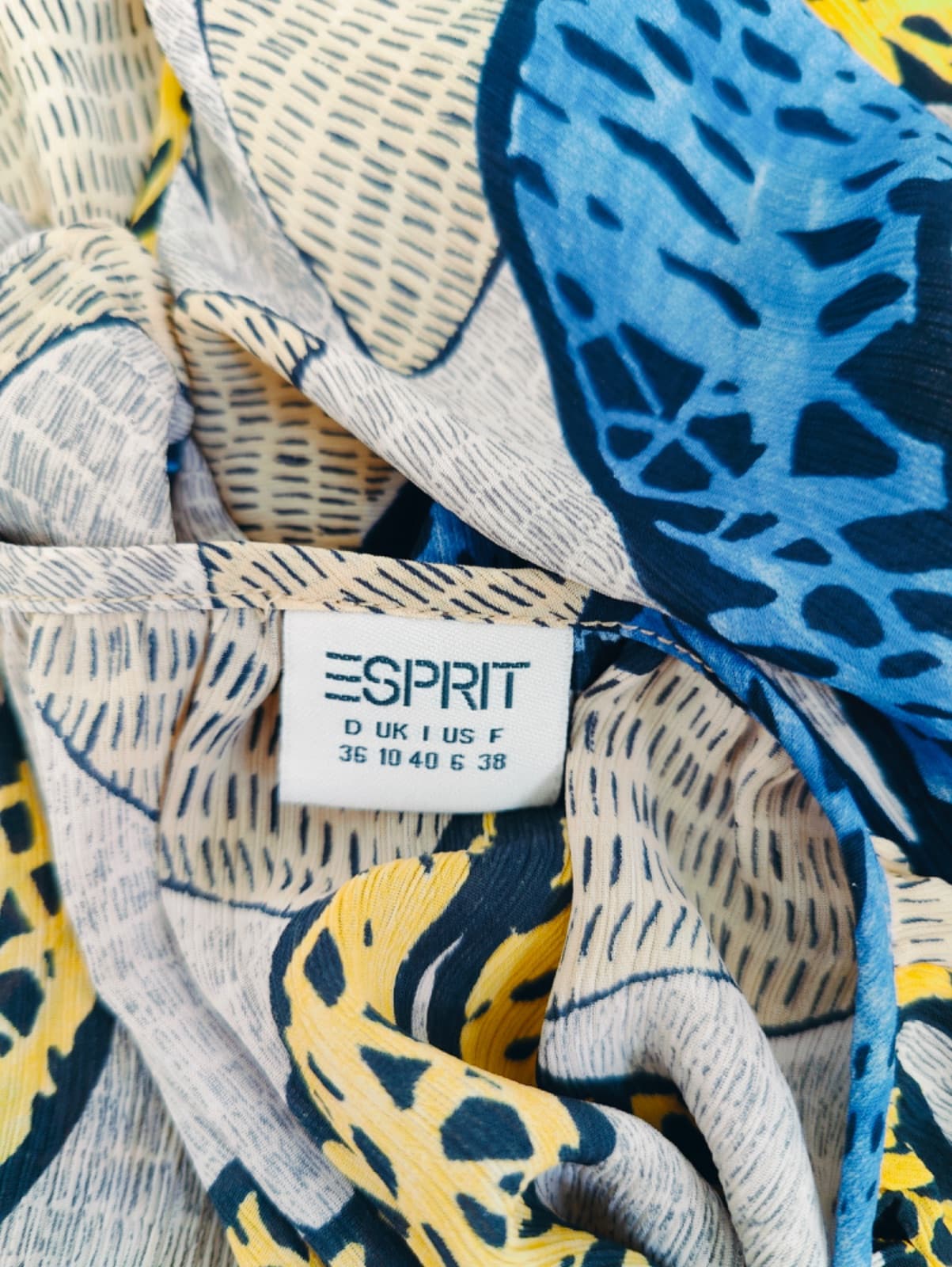 Top Esprit fluide à imprimé graphique – Taille 38 — photo 5