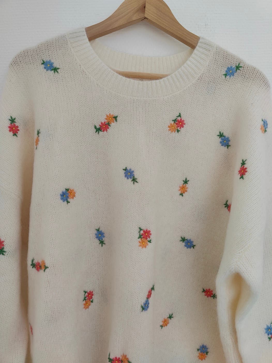 Pull Sézane écru à broderies florales – Taille XXXL — photo 3