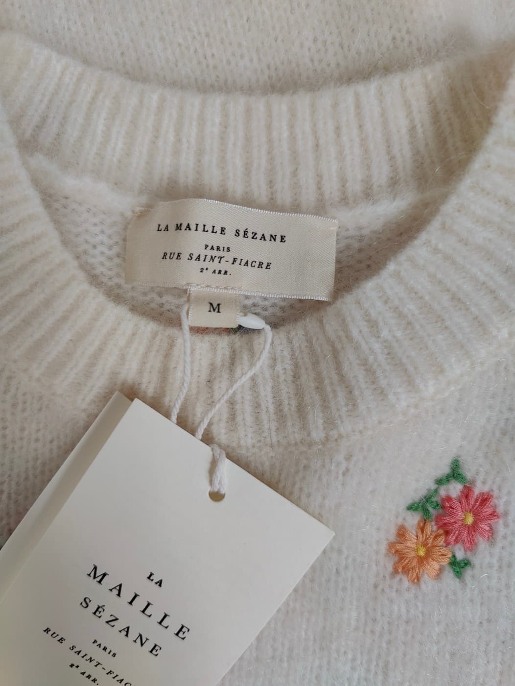 Pull Sézane écru à petites fleurs brodées – Taille M — photo 5