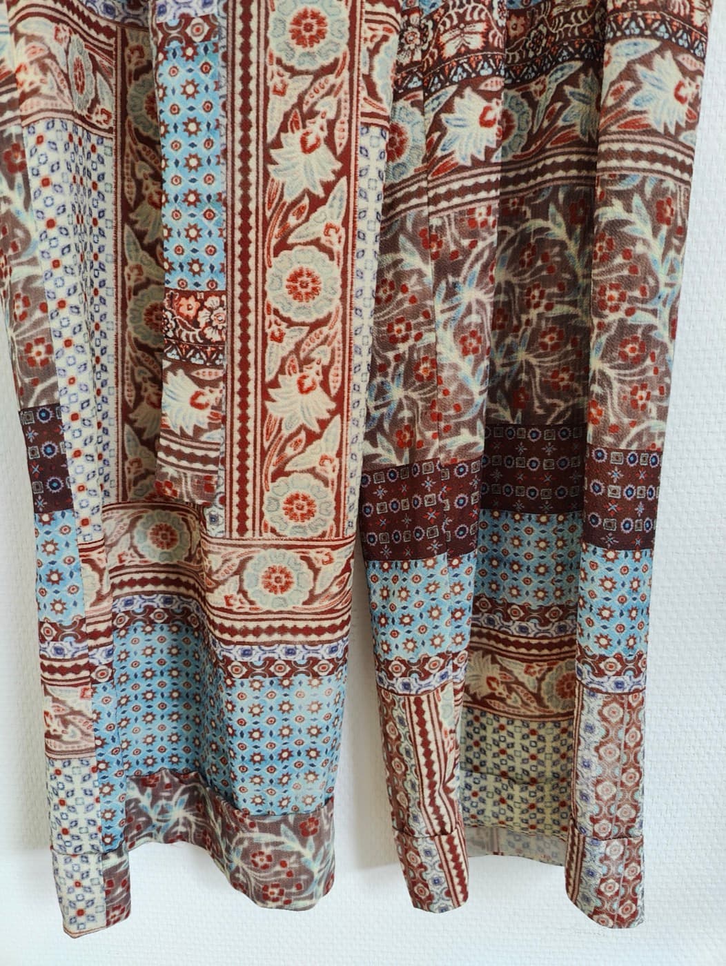 Pantalon Zara à imprimé patchwork – Taille M — photo 3
