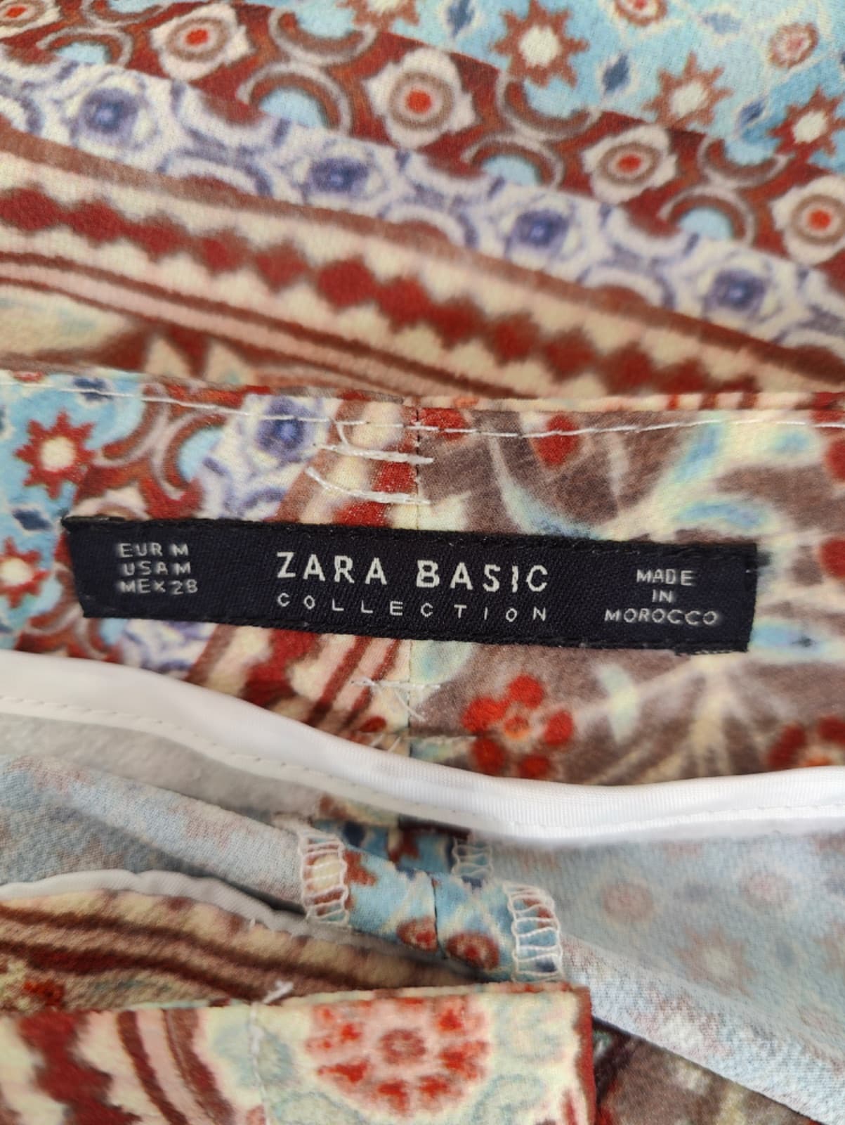 Pantalon Zara à imprimé patchwork – Taille M — photo 5