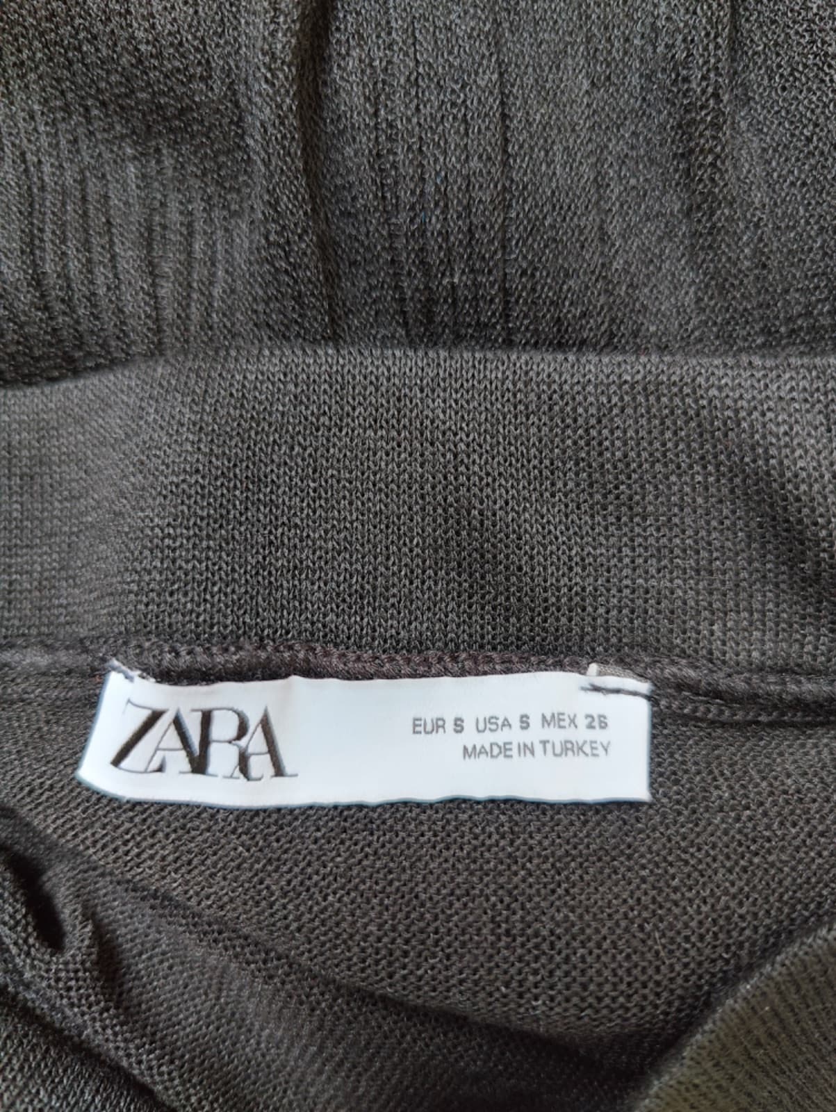 Jupe courte Zara en maille noire à volants – Taille S — photo 4