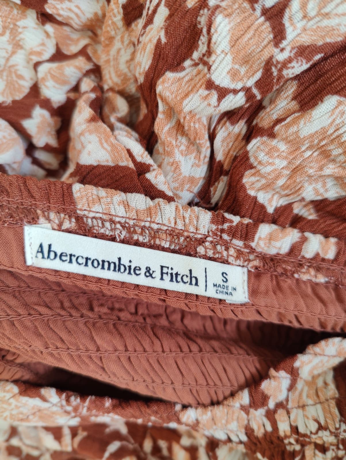 Robe Abercrombie & Fitch à imprimé floral – Taille S — photo 5