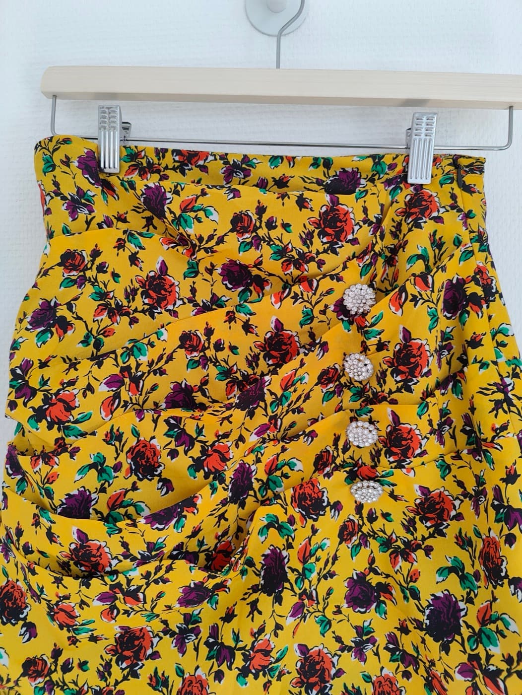 Jupe drapée Zara à imprimé floral jaune – Taille S — photo 2