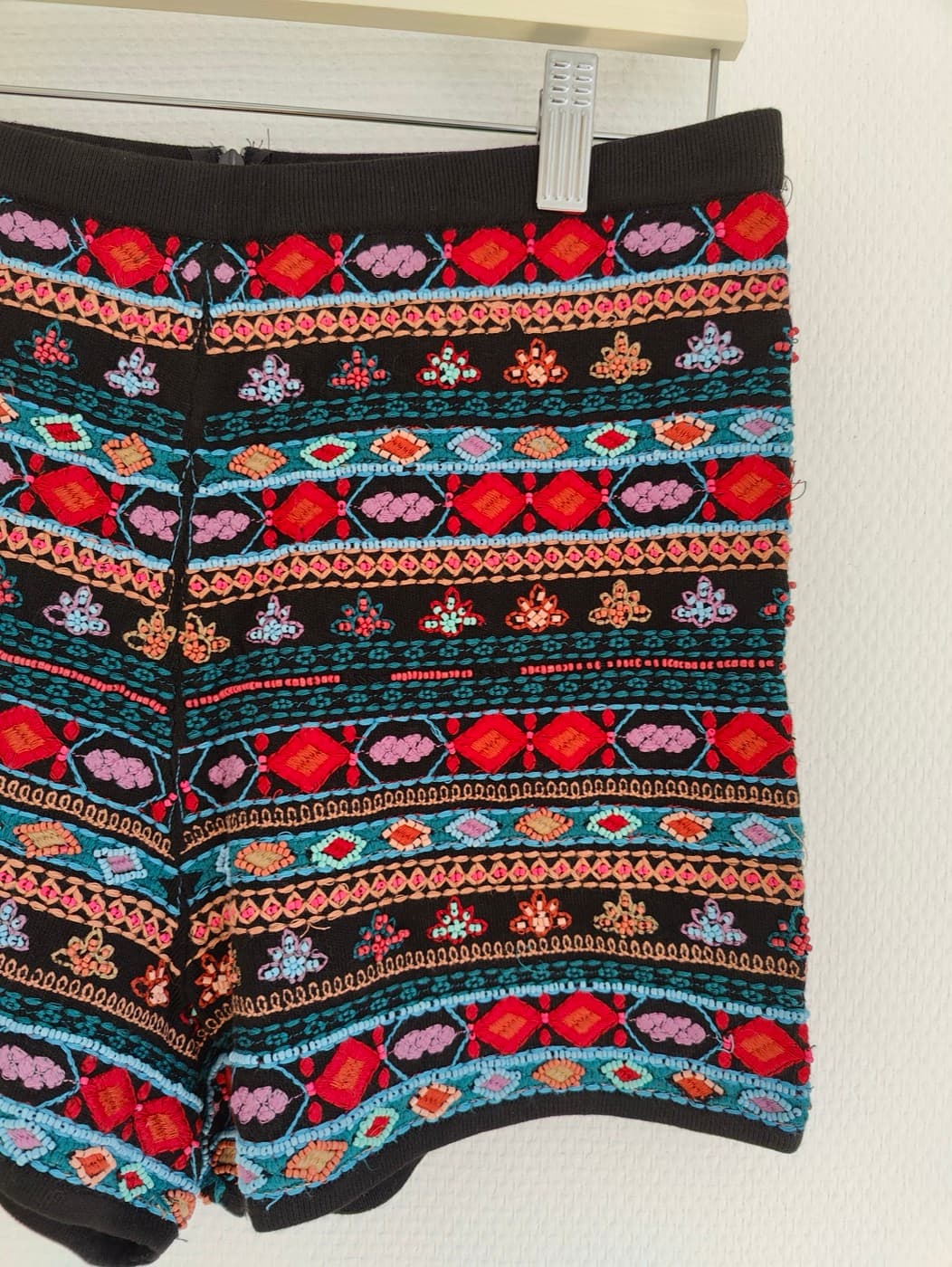 Short Zara à broderies ethniques – Taille S — photo 2