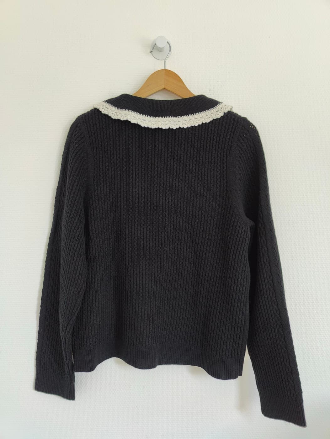 Pull Sézane noir à col Claudine crochet écru – Taille XXL — photo 4