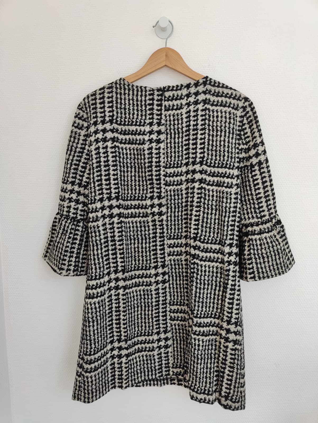 Robe Zara noire et blanche à motif graphique – Taille L — photo 4