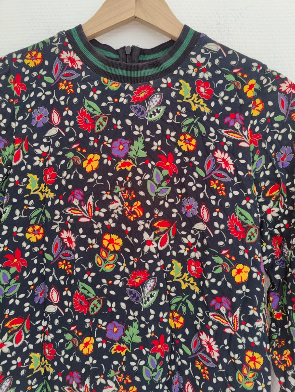 Robe noire à imprimé floral multicolore – Taille S — photo 3