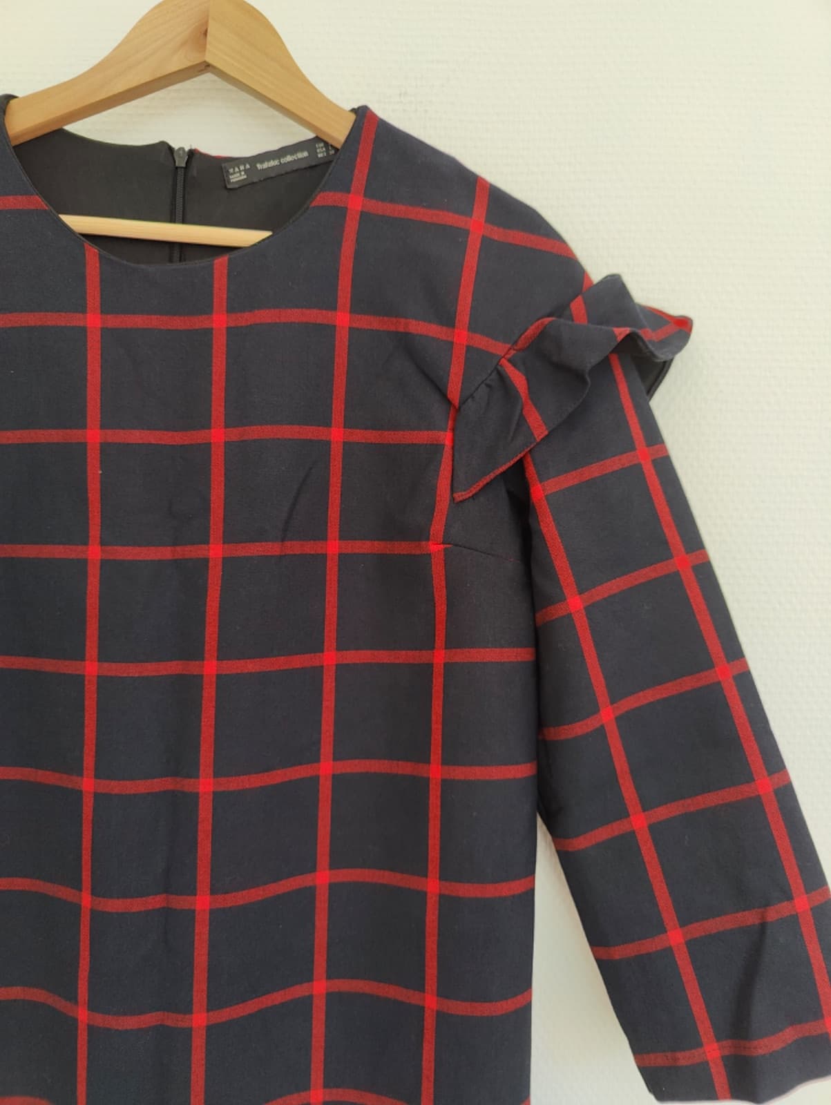 Robe Zara à carreaux bleu marine et rouge avec volants – Taille L — photo 3