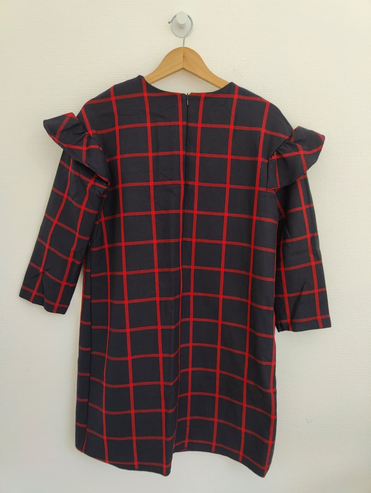 Robe Zara à carreaux bleu marine et rouge avec volants – Taille L — photo 4