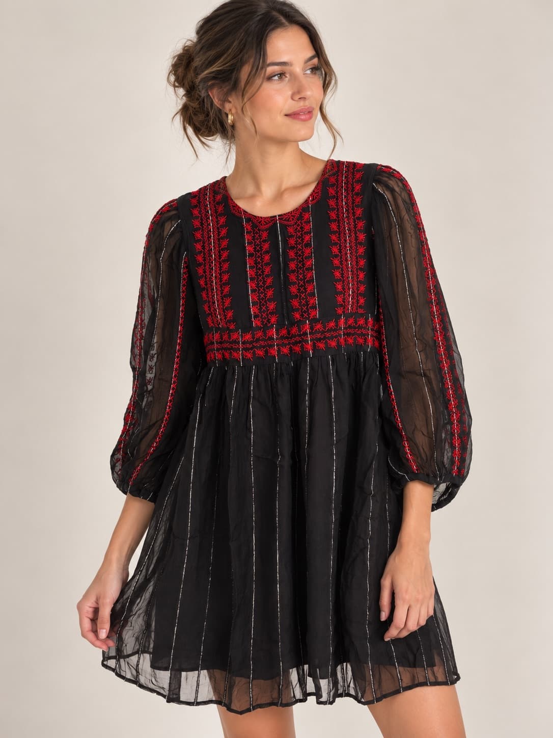 Robe Zara noire brodée rouge – Taille S — photo 1