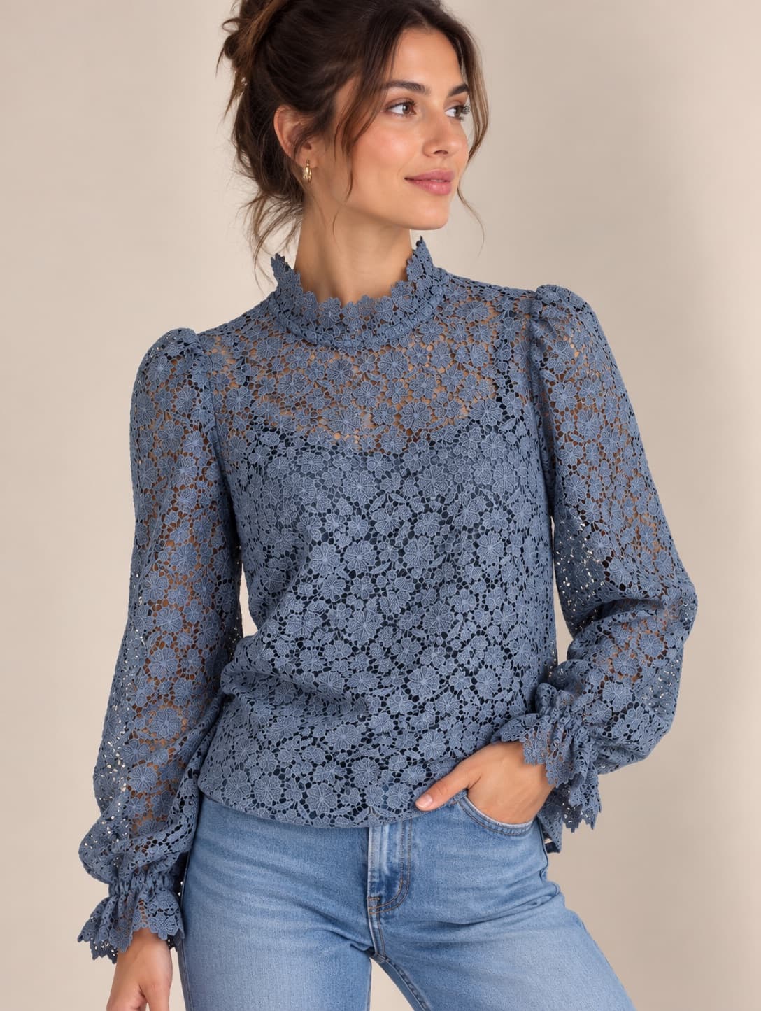Blouse en dentelle col montant Sézane – Taille 42 — photo 1
