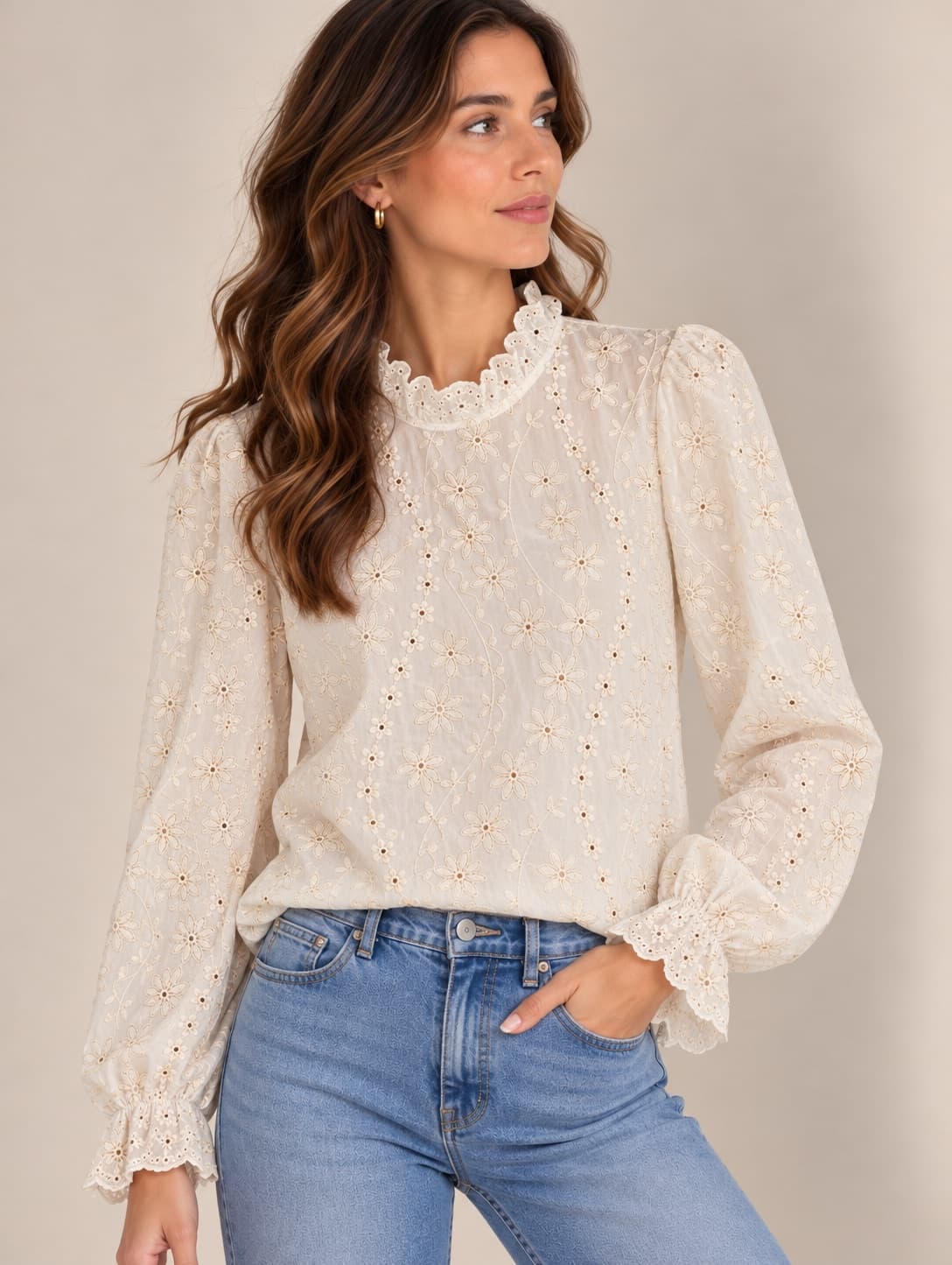 Blouse Sézane en broderie anglaise à col volanté — photo 1