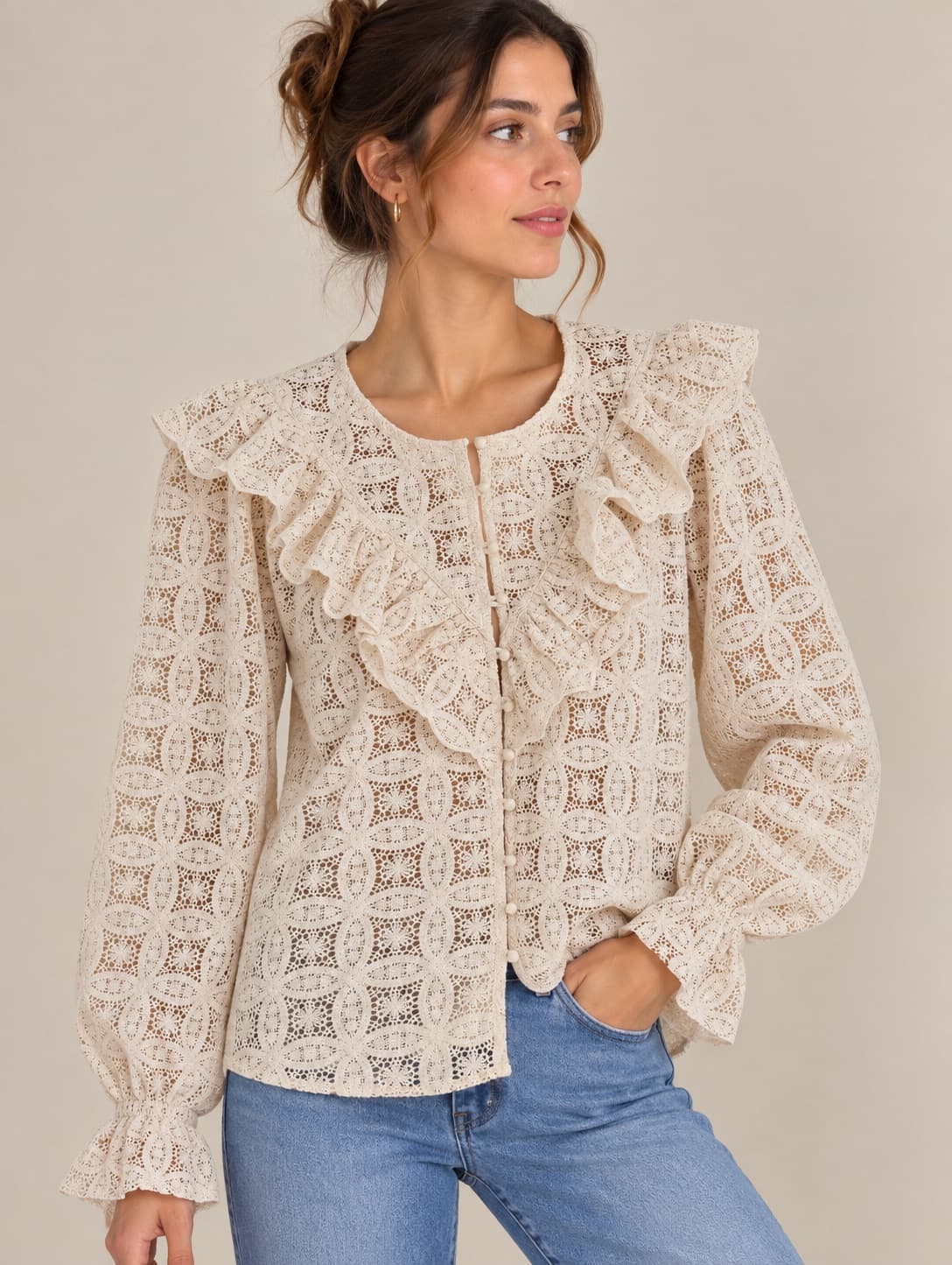 Blusa Sézane de encaje crudo con volantes – Talla 42