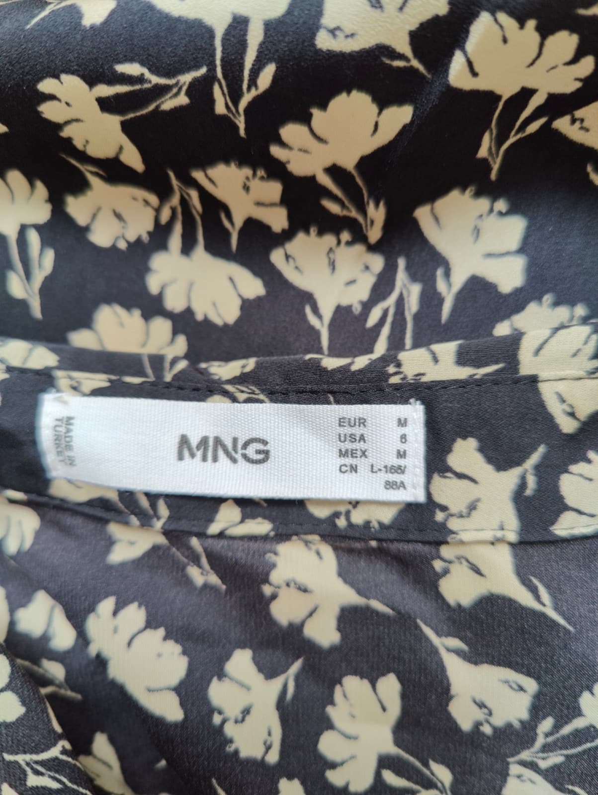 Chemise Mango noire à imprimé floral beige – Taille M — photo 5