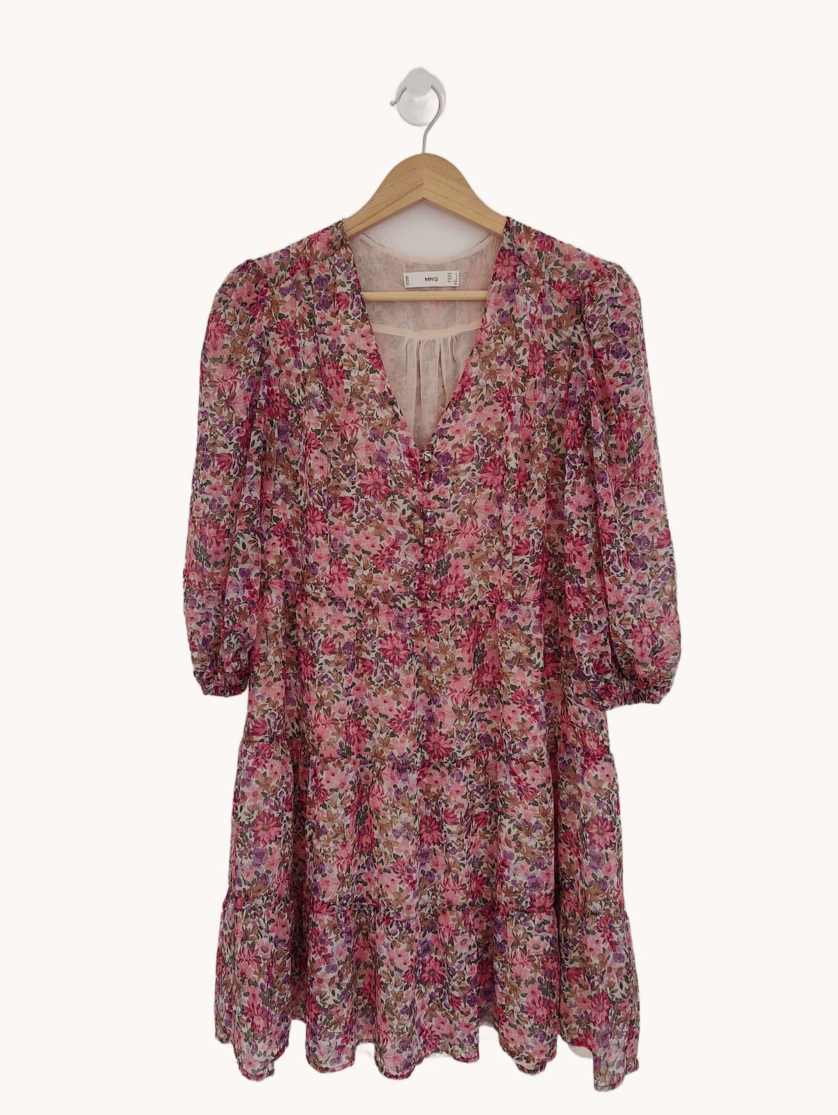 Robe courte fleurie à col V Mango – Taille M