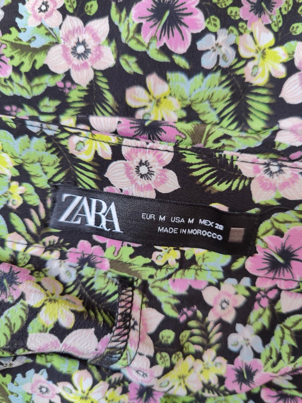 Jupe patineuse Zara à imprimé tropical – Taille M — photo 4